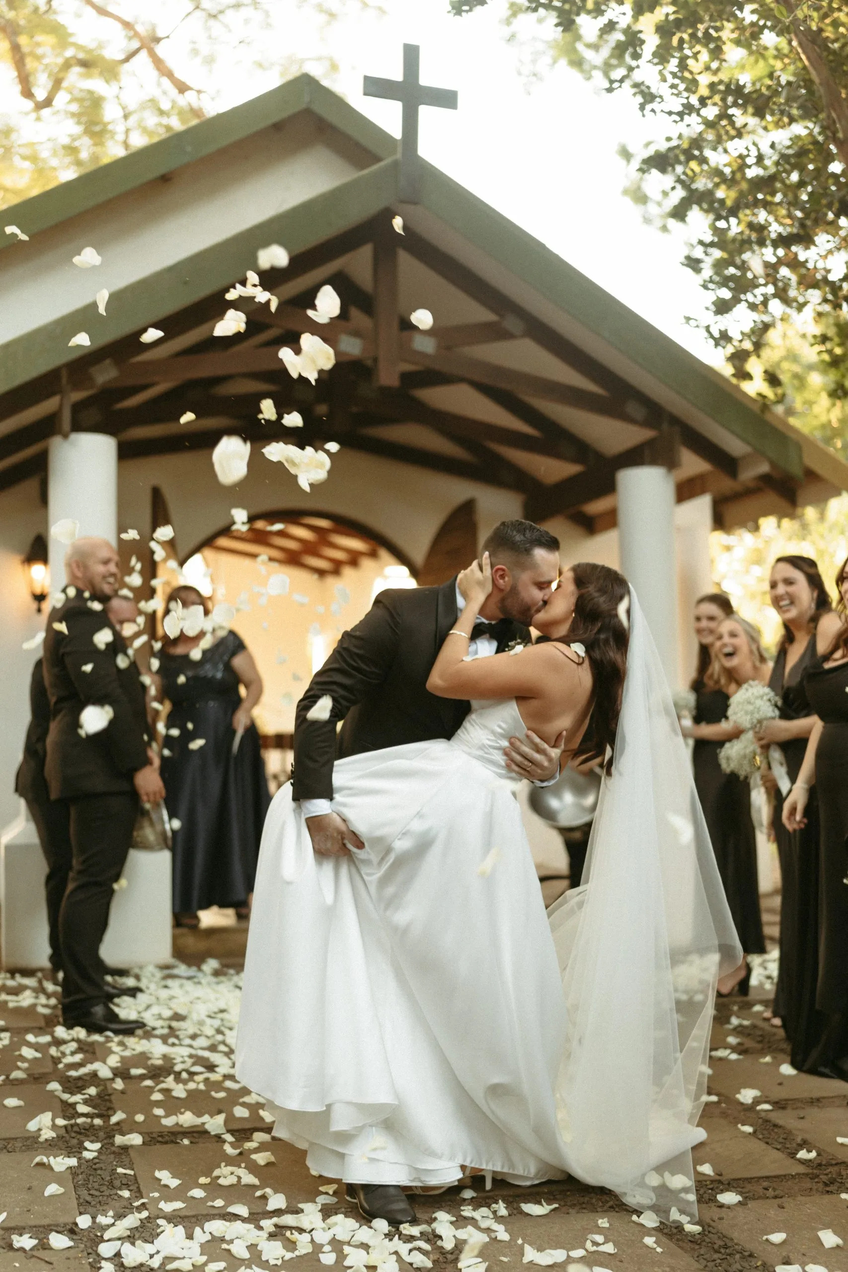 Reception-kiss-scaled