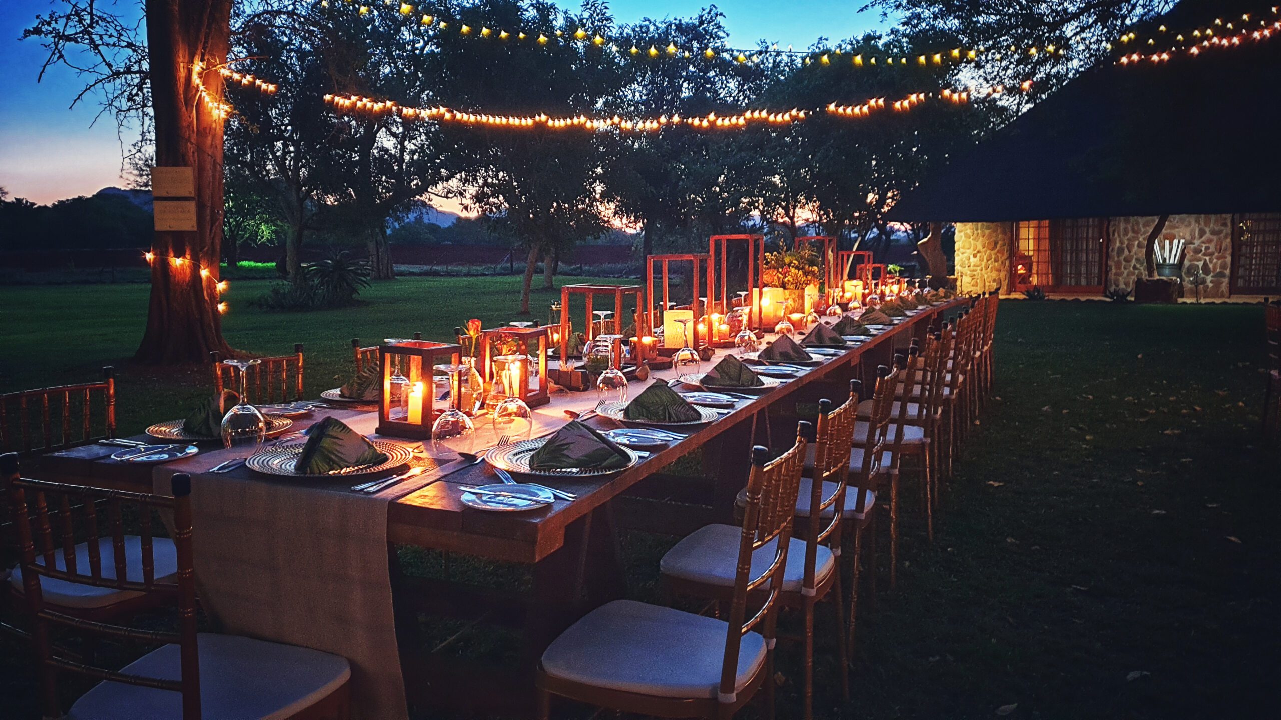 secxv-outdoor-dining-scaled